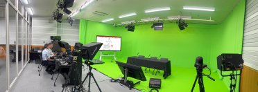 龍谷大学様 深草キャンパスにメディアスタジオを構築
～学生の「発信したい」を実践につなげる映像制作環境づくり～