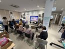 75型テレビ被災地に設置 75型テレビ被災地に設置