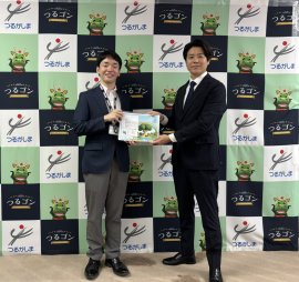 左:鶴ヶ島市長 小川 尋海(おがわ ひろみ)氏/右:株式会社タミヤホーム 代表取締役社長 田宮 明彦 左:鶴ヶ島市長 小川 尋海(おがわ ひろみ)氏/右:株式会社タミヤホーム 代表取締役社長 田宮 明彦