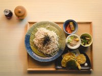 愛知県産小麦×あご出汁の『生ひやむぎ専門店 穂の間』名古屋駅徒歩5分にオープン、全国でも珍しい生冷や麦の新業態