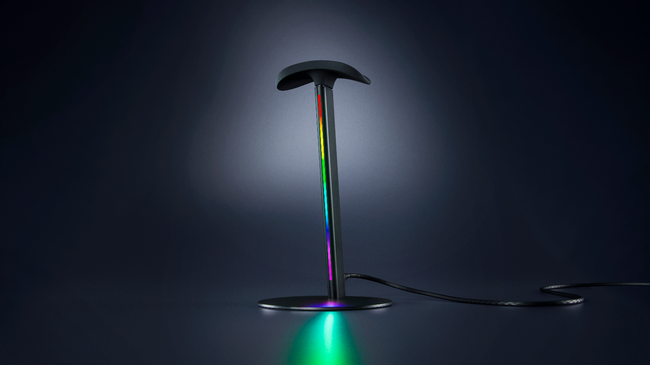 ギアを引き立て、空間を彩る――Razer、Base Station V3 Chromaを発表