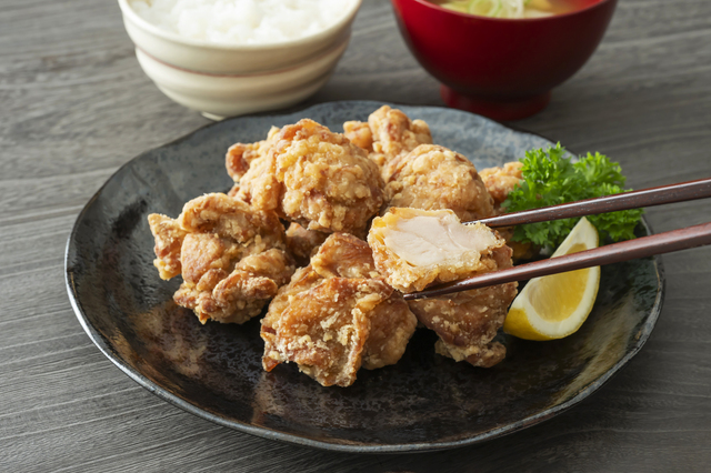 「唐揚げ店」倒産ラッシュから復権 26年は前年比9割減