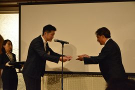 「ベストパートナー」認定を受賞する様子 「ベストパートナー」認定を受賞する様子