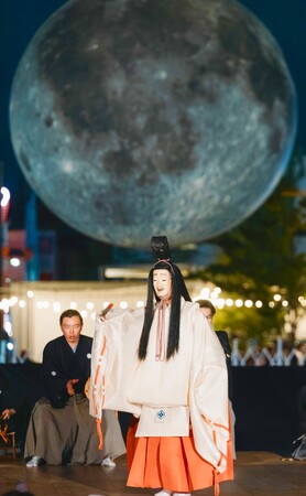 下北沢駅前広場で気軽に能を楽しむ　『THE “能” INムーンアートナイト下北沢』好評につき今年も開催　チケット販売開始