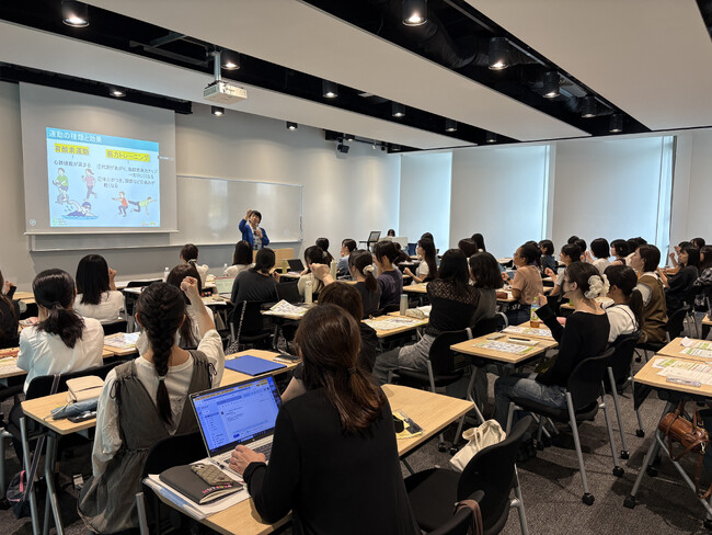 【武蔵野大学】看護学科×幼児教育学科×サステナビリティ学科が連携！　８月４日にむさしの健幸アンバサダー養成講座を実施　卒業生による活動報告や今年度のチラシ制作に向けた意見交換会を実施