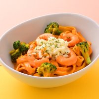 累計販売数530万杯を突破！SNSでも話題のティーシリーズから
秋限定「洋なしキャラメルのロイヤルミルクティー」が登場！『カフェ・ド・クリエ』、秋の新作メニュー4品を9月16日（水）より発売