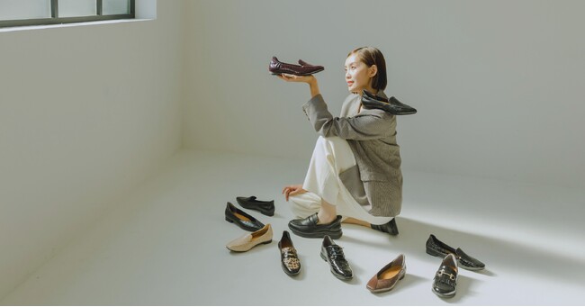 立ったまま履ける人気シューズ「すぽばき」シリーズに秋冬の新作6モデル登場