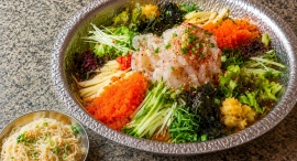 漁師町生まれの韓国の郷土料理「水刺身ムルフェ冷麺」の提供を9月末日迄延長いたします。甘酸っぱくて辛みありのスープと刺身とシャキシャキ野菜のハーモニー。 漁師町生まれの韓国の郷土料理「水刺身ムルフェ冷麺」の提供を9月末日迄延長いたします。甘酸っぱくて辛みありのスープと刺身とシャキシャキ野菜のハーモニー。