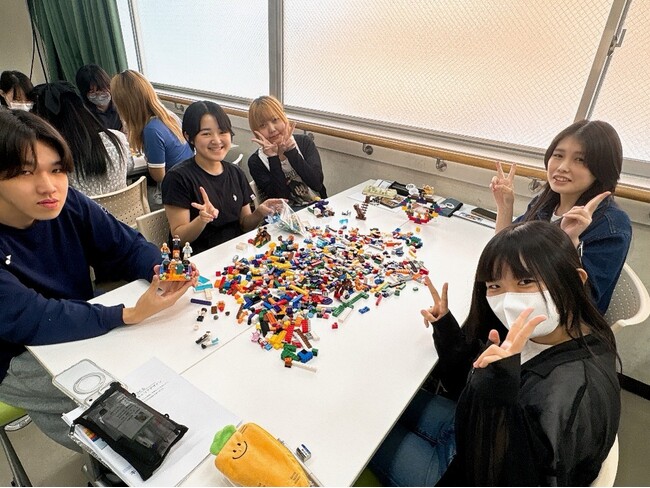 就活の早期化が進む今、専門学校1年生から「自分のキャリア」を考えるブロックを使って「未来の自分」を可視化キャリアセミナー