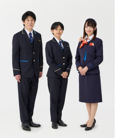 富士急グループ、創立100周年を機に乗務員制服を刷新 運転士は10年ぶり、バスガイドは16年ぶり