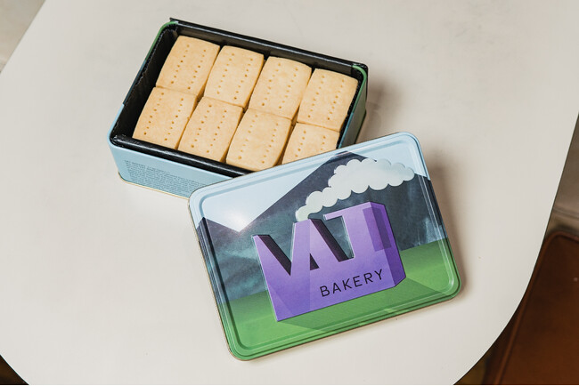 VAT BAKERYより旬の味覚を楽しむ季節限定のベーカリーメニューと、ギフトにもおすすめのクッキー缶が登場