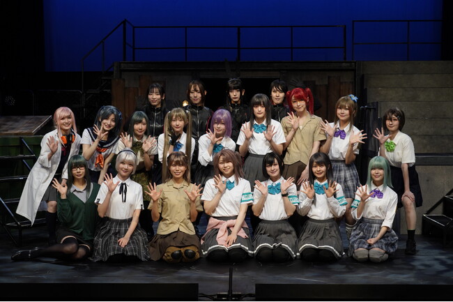 武装JKの緊迫感が炸裂!『リトルアーモリー THE STAGE』開幕!!