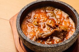 旨味と辛味のバランスが◎。道産和牛たっぷりのアカオニオリジナルレシピ。 旨味と辛味のバランスが◎。道産和牛たっぷりのアカオニオリジナルレシピ。