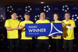 「フード & ドリンク アワード」で優勝した株式会社デイリーファーム 中央が代表取締役社長 市田 旭宏 「フード & ドリンク アワード」で優勝した株式会社デイリーファーム 中央が代表取締役社長 市田 旭宏