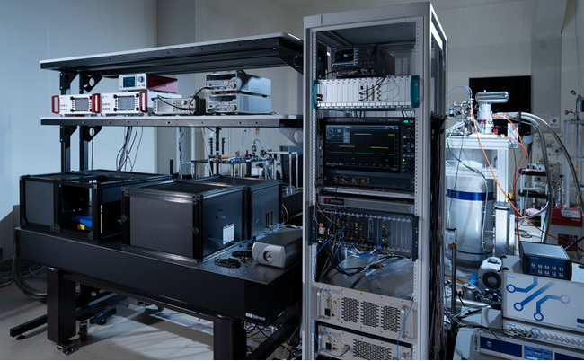 大規模な量子コンピュータの実現に向け、光接続で拡張を期待できるダイヤモンドスピン方式量子コンピュータのプロトタイプを開発