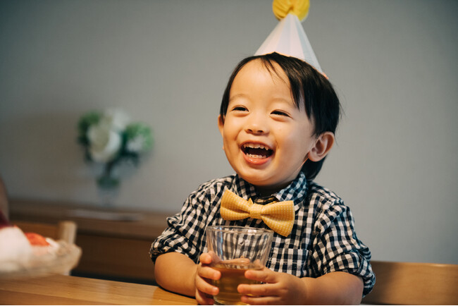 【子育て世帯の誕生日調査】誕生日プレゼントは家族総出! 祖父母や親戚も贈る家庭が約7割