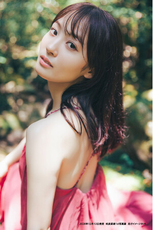 咲良菜緒の1st写真集が12月13日(日)発売決定!