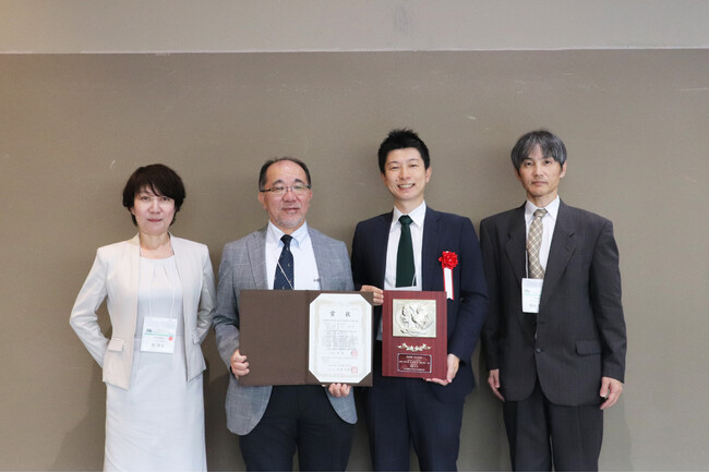 【受賞】バイオサイエンスの権威「日本農芸化学会」中四国支部技術賞に決定！ 未利用資源オリーブ葉の微生物変換による高機能性化粧品開発、岡山大学と日本オリーブの共同研究業績が評価