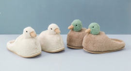 あひるとカモが足元でぷかぷか♪ 昨年即完売のあひる&新作カモのぬいぐるみのようなオリジナルスリッパが雑貨店・ブルーブルーエで9月11日(金)より発売開始 あひるとカモが足元でぷかぷか♪ 昨年即完売のあひる&新作カモのぬいぐるみのようなオリジナルスリッパが雑貨店・ブルーブルーエで9月11日(金)より発売開始