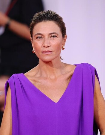 アンナ・フォリエッタがポメラートのジュエリーをまとい第83回ベネチア国際映画祭に登場