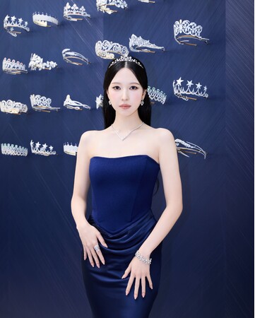 「ショーメ 大阪心斎橋店」オープニングセレモニーにグローバルガールズグループTWICEのメンバーでありアーティストのMINAさんが登場