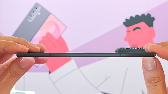 253gから201gへ　「Samsung Galaxy Z Foldシリーズ」最軽量の「Fold」を実現した技術