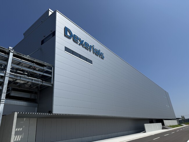 【デクセリアルズ】持続的成長を支える生産基盤へ 鹿沼事業所第2工場新棟が竣工