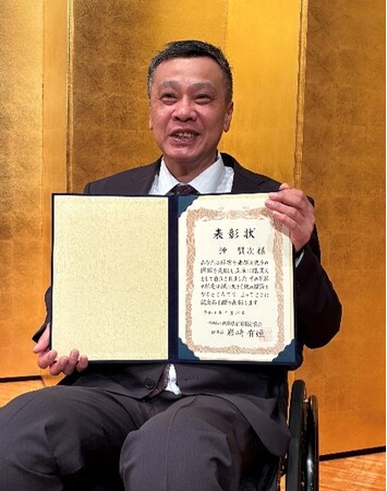 ナリスコスメティックフロンティア社員　兵庫県障がい者雇用フェスタで優秀勤労者表彰
