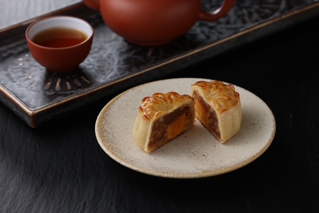 【名古屋マリオット】9月16日（水）～9月25日（金）、1日10個限定！中国料理「梨杏」の点心師が作る特製「月餅」をギフトショップ「クロシェ」で販売