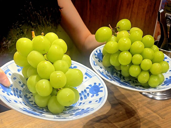 収穫量の約20％が規格外に。味は変わらないのに、なぜシャインマスカットが捨てられる？『焼肉ホルモンたけ田』が約2トン活用。山梨産シャインマスカット550円食べ放題・期間限定で提供開始