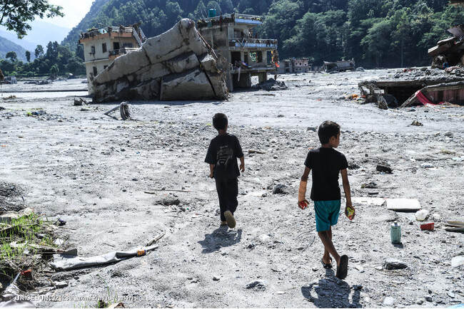 ネパール土石流の甚大な被害　1万7千人超の子どもに　緊急の心理社会的支援が必要 【プレスリリース】
