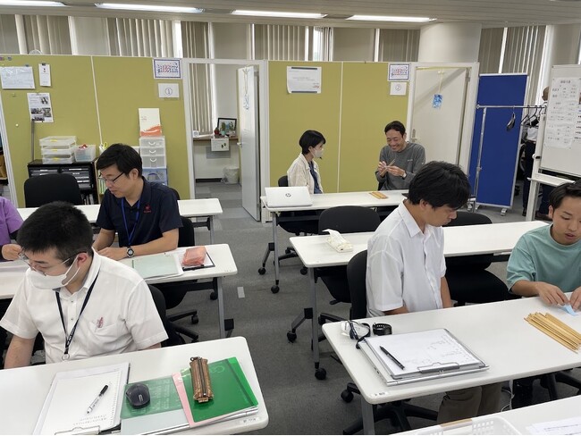 アイエスエフネットジョイ、沼津市の特別支援学校の職員向けに事業所の職場体験を実施