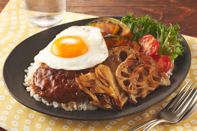 Kit Oisixから、おうちで手軽に外食気分とお月見が楽しめるモスバーガー監修「香ばし焼き野菜と月見テリヤキバーグボウル」販売開始（9/24～）