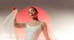 スウェーデン発「LELO」、光・温熱・振動が導く、新・インティメートヘルスケア美容 LED搭載デバイス「MONA™ Spectra」発表