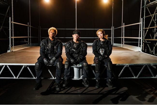 世界最高峰のプロダンスリーグ優勝に輝いた TAICHI（筋達磨）が、吊り足場で踊る。NISSO「QuikDeck」新映像公開