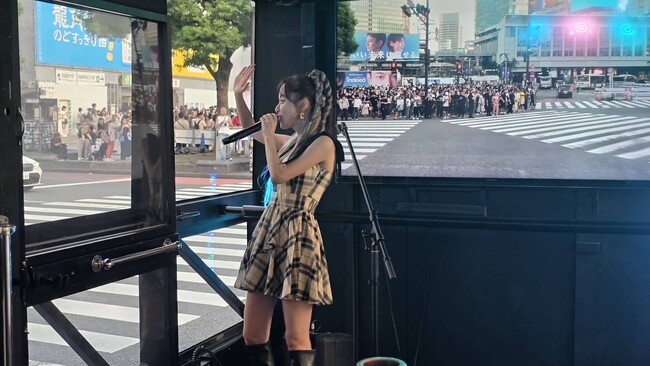 昔ながらの「いしや～きいも～」がヒント。タレント川島琴里、音で人を振り向かせる「石焼き芋集客」を渋谷LIVE BUSで実証