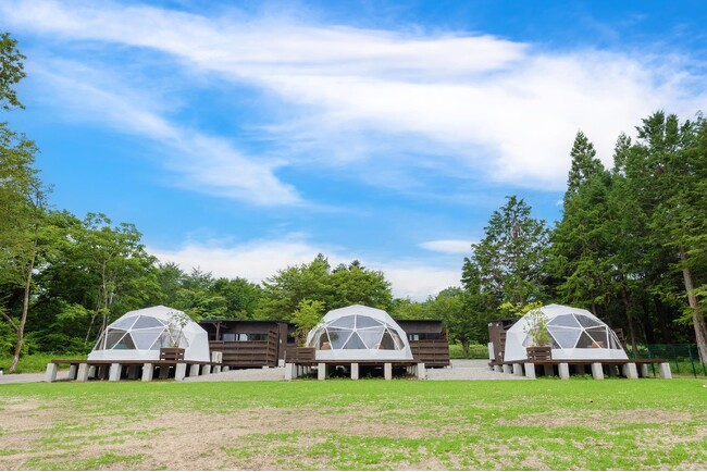 【山梨・北杜】旬のぶどうを“1房まるごと”プレゼント。1日3組限定「グランピングマイディア」が2周年、最大20％OFFの記念プランも登場