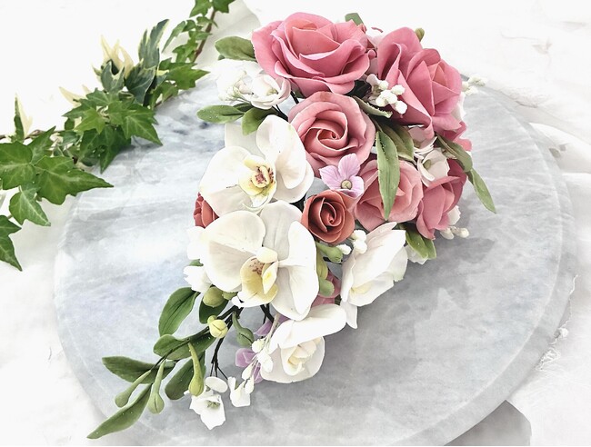 50代から始める“大人の趣味活”。本物のバラと見紛う美しさをお砂糖の花びら一枚から描く、シュガークラフトを学べる「シュガーフラワーアーティスト養成講座」を開講