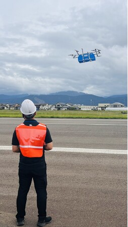 【福井県坂井市】新産業共創で実証 福井空港に大型VTOLドローン舞う