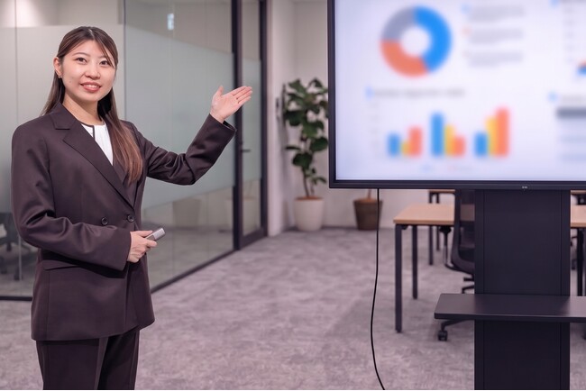 いざという時の“勝負服”に 最上級ブランド「HILTON」から着る人が自信をまとうスーツを発売