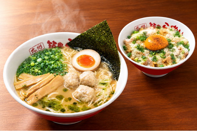 九州筑豊ラーメン、革新の秋。ミシュランシェフと挑む「こだわりのトリプルスープ×パウダーチーズ」の極上な期間限定麺が新登場