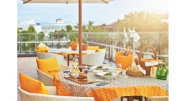 横浜港を望むテラスでシャンパーニュを楽しむ!「Le Picnic by Veuve Clicquot」10/1(木)より開催 横浜港を望むテラスでシャンパーニュを楽しむ!「Le Picnic by Veuve Clicquot」10/1(木)より開催