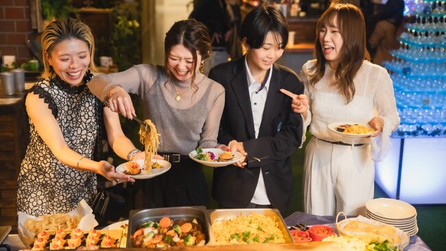 【名古屋・栄】忘年会・歓送迎会・イベント打ち上げに。団体ビュッフェ｜30名以上の貸切、飲み放題付き6,500円～。ウッドデザインパーク栄店