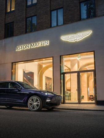 アストンマーティン Q London、ロンドン中心部に正式オープン