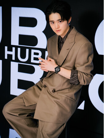 【ウブロ】鈴鹿央士、新作を纏い「HUBLOT NIGHT」に来場！