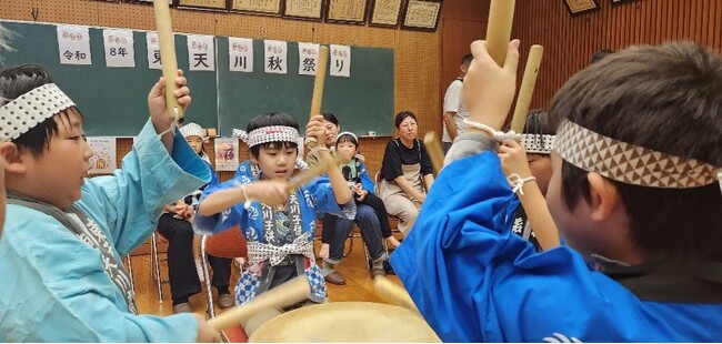 五穀豊穣を願う太鼓巡業が見どころの秋祭りが高槻市の東天川地区で開催