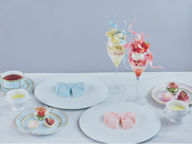 【SALON BAKE & TEA × スイーツ王子 いでくん】初コラボレーション！ピンクとブルーのリボンが彩る、冬限定のアフタヌーンティー＆パフェコレクション「Ribbon Season」が登場！