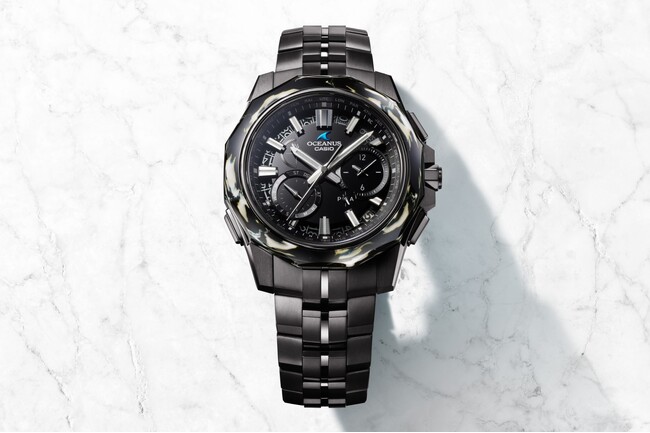 雄大な海のうねりを表現した “OCEANUS”