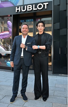 【ウブロ】グローバル ブランドアンバサダー、ジョングクさん「ウブロ銀座ブティック」に初来店
