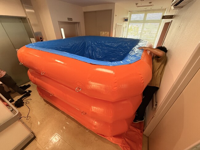 熊本地震の教訓から学ぶ「水の受け皿不足」。屋内設置可能なエアー式貯水タンクで、医療現場の水インフラを確保